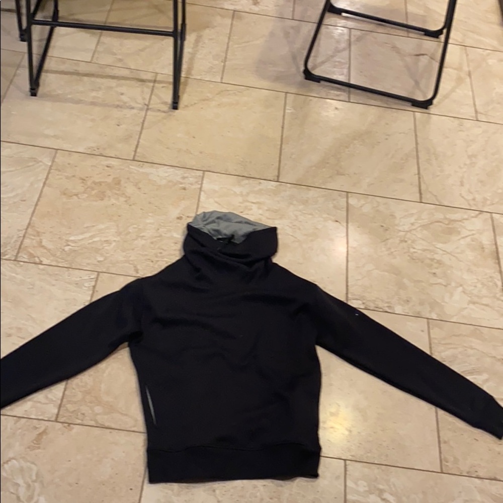 Under Amour Sweatshirt